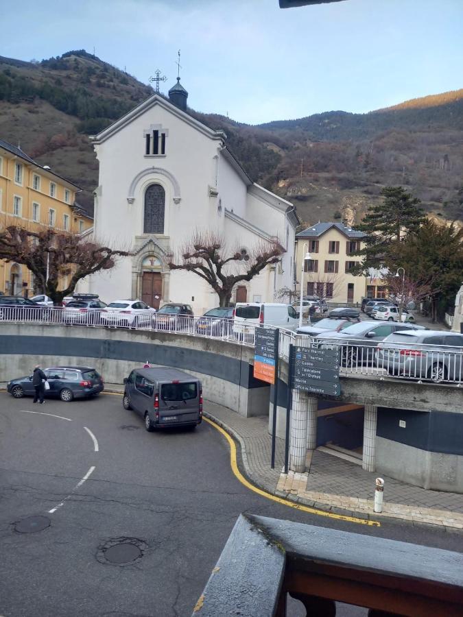 Appartement Centre Du Village Brides Les Bains Luaran gambar