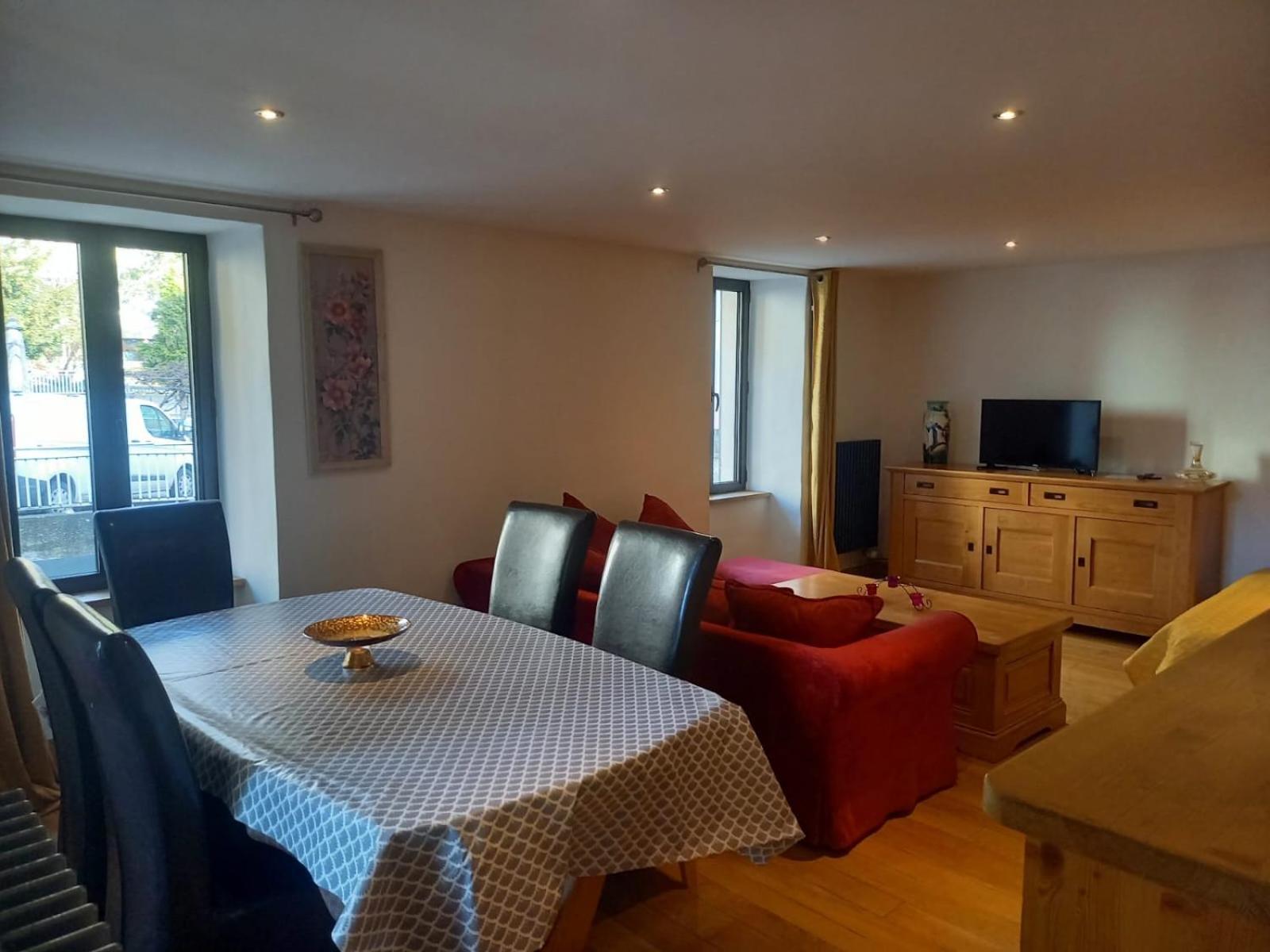 Appartement Centre Du Village Brides Les Bains Luaran gambar